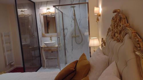 Sully-sur-Loire House | Appartement baroque Sully