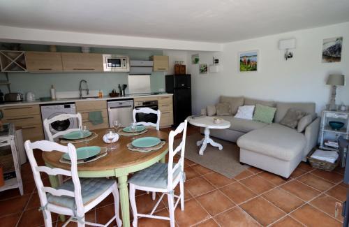 Lavilledieu Apartment | Appartement bas de maison