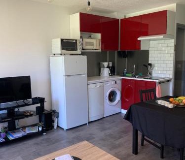 Les Hauts de Canet Apartment | Appartement Cosy Confort PARKING CLIM WIFI LINGE accès piscine non inclus
