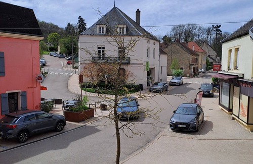 Pouilly-en-Auxois Apartment | Appartement Climatisé au Centre de Pouilly-en-auxois