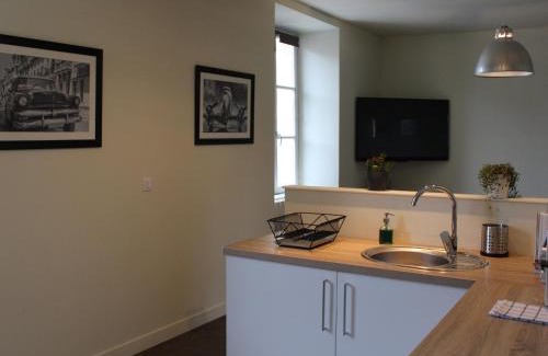 Val de Briey Apartment | Appartement Central à Briey : 2 Ch, Cuisine équipée, Proche Commerces et Activités - FR-1-584-105