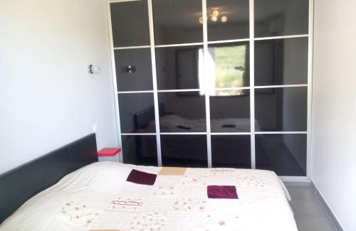 Olmeta-di-Tuda Apartment | Appartement charmant à Olmeta di Tuda avec piscine partagée