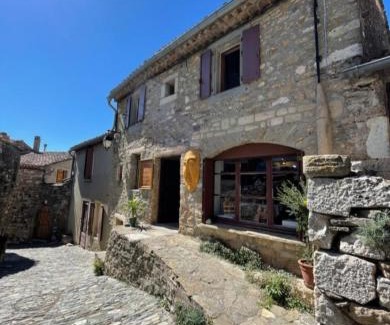 Minerve Apartment | appartement chez l'artiste