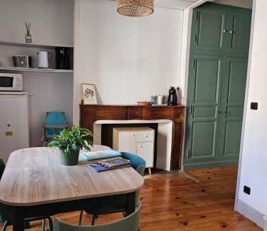 Chaudes-Aigues Apartment | Appartement chez la fleuriste