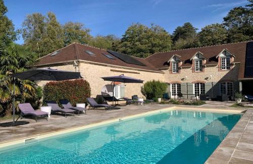Ormoy-la-Riviere Apartment | Appartement Chic, Climatisation et Piscine