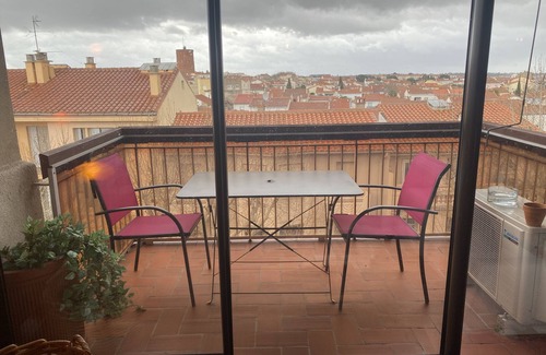 Les Platanes Apartment | Appartement Clim Tout Confort Avec Terrasse et vue sur les Toits de la Ville