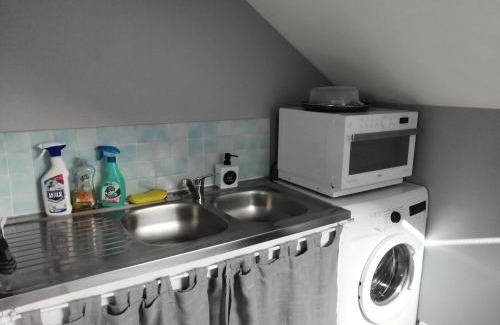 Doue-la-Fontaine Apartment | Appartement climatisé avec parking privé gratuit