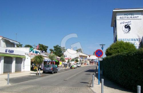 La Tranche-sur-Mer Apartment | Appartement cosy en demi-sous-sol à 300m de la plage - Idéal pour 2/3 personnes - FR-1-357-317