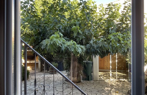 Le Bourg Apartment | APPARTEMENT COLORS by REINE DU SUD, HAVEN OF PEACE IN THE HEART OF NARBONNE