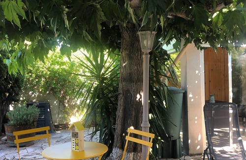 Le Bourg Apartment | APPARTEMENT COLORS by REINE DU SUD, HAVEN OF PEACE IN THE HEART OF NARBONNE