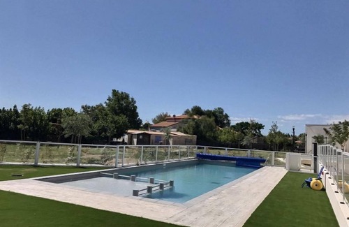 Serignan Condo | Appartement Confortable Près de la Plage