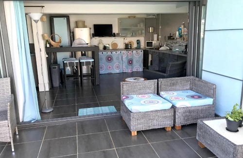 Petite-ÃŽle Apartment | Appartement confortable à Saint-Pierre avec piscine privée (55 m²)