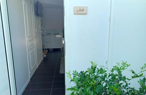 L'Autre-Bord Apartment | Appartement confortable au Moule 60 m² avec piscine privée