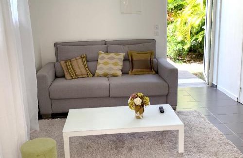 L'Autre-Bord Apartment | Appartement confortable au Moule 60 m² avec piscine privée