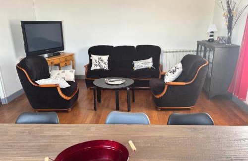 Objat Apartment | Appartement confortable avec jardin à Objat, 120 m²