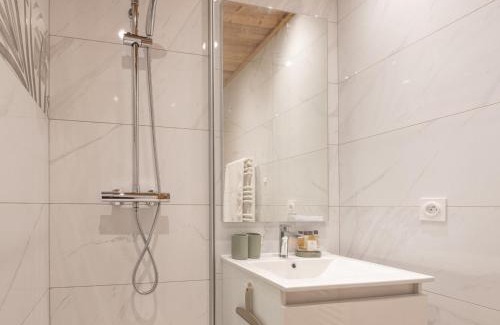 Jeux Apartment | Appartement Confortable avec Terrasse pour Famille à Huez - FR-1-645-17