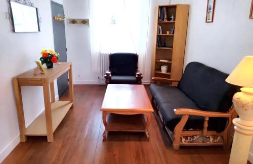 Chateaudun Apartment | Appartement confortable à Châteaudun avec jardin, 53 m²