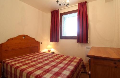 Lanslevillard Apartment | Appartement cosy 5 pers. à Val Cenis Lanslevillard, proche télécabine et ESF, terrasse, wifi inclus - FR-1-508-131