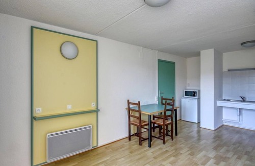 Miremont Condo | Appartement Cosy avec Vue Lac! Accès Piscine