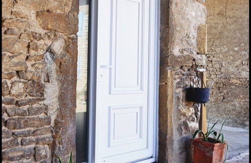 Lissieu Apartment | Appartement Cosy Dans un Corps de Ferme