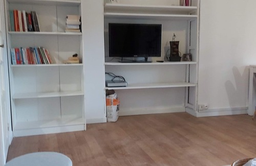 Laroque Apartment | Appartement Cosy Face à la Rivière et Proche Restaurants, Canoës, Randonnées