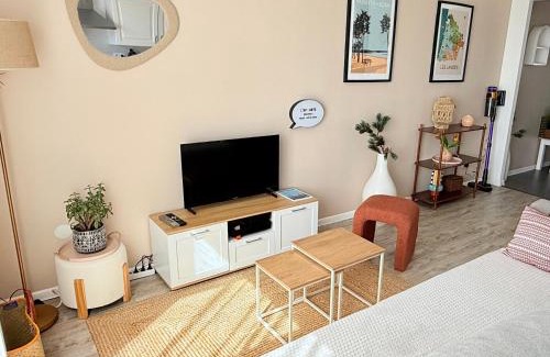 Parentis-en-Born Apartment | Appartement Cosy avec Balcon