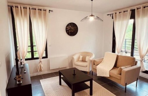 Luzarches Apartment | Appartement Cosy, Paris JO 2024, Parc Astérix, CDG