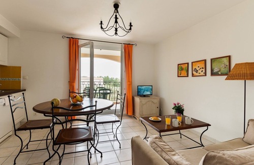 Paradou Condo | Appartement cosy pour 4 | Explorez le Paradou!