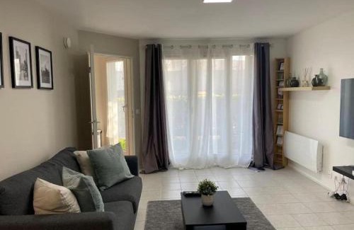 Le Bourget Apartment | Appartement Cosy Proche de Paris-Wi-FI