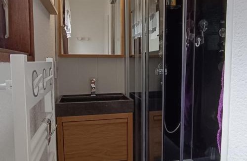 Thollon-les-Memises Apartment | Appartement cosy proche pistes ski avec garage - FR-1-498-112