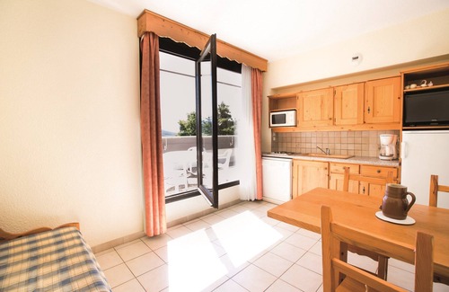 Chorges Condo | Appartement dans les Montagnes | Piscine + Sauna