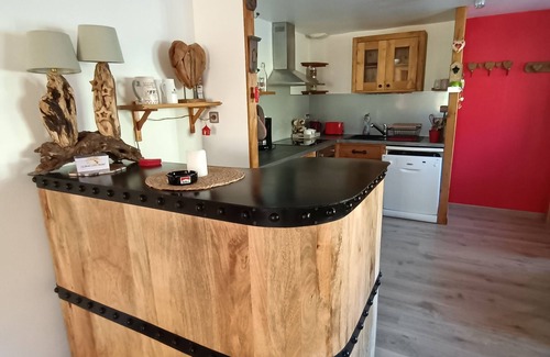 Saint-Girod House | Appartement Dans Maison. Calme et Reposant