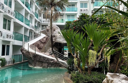 Nong Pla Lai Apartment | Appartement Dans Propriété Avec Piscine Tropicale Proche de la mer