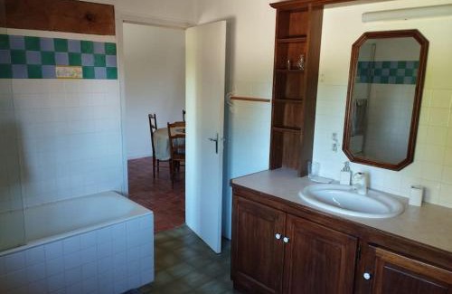 Mathaux Apartment | Appartement dans village calme à 5 min des lacs