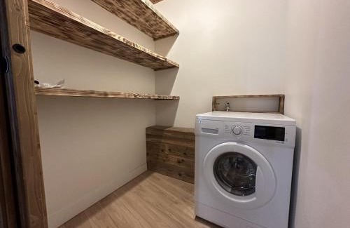 Les Carroz-d'Araches Apartment | Appartement de standing 3P au pied des pistes, terrase privée, parking, à 350m du centre-village - FR-1-572-294