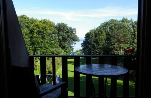 Gollenshausen a.Chiemsee Apartment | Appartement 1 - 22 qm - Wohn-/Schlafraum, Küche, Dusche, WC, eigener Balkon