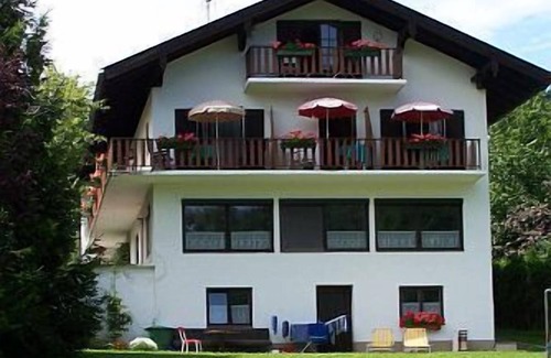Gollenshausen a.Chiemsee Apartment | Appartement 1 - 22 qm - Wohn-/Schlafraum, Küche, Dusche, WC, eigener Balkon