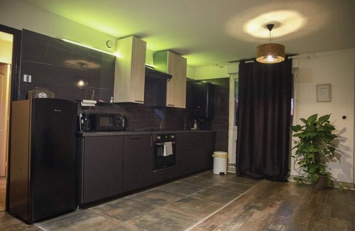 Saint-Laurent-sur-Saone Apartment | Appartement de Luxe Avec Sauna et Jacuzzi