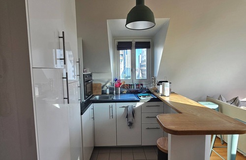 Riquet Stalingrad Apartment | Appartement Dernier Étage Terrasse vu sur les Toits Parisiens
