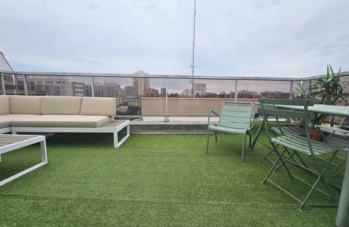 Riquet Stalingrad Apartment | Appartement Dernier Étage Terrasse vu sur les Toits Parisiens