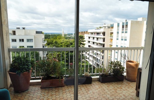 Sceaux Apartment | Appartement Design Familial 100m2, vue Dégagée, Aperçu Tour Eiffel
