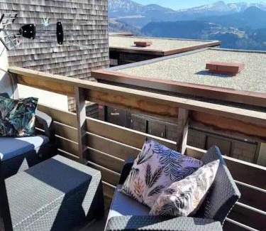 Murat-le-Quaire Apartment | Appartement duplex avec vue sur le Sancy et garage couvert