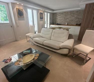 Cros-de-Cagnes Apartment | Appartement Duplex Bord de Mer