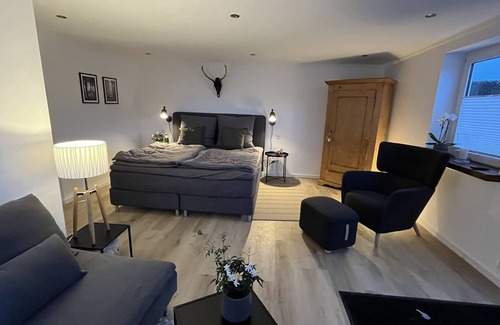 Pelm Apartment | Appartement Eifelglück Cozy apartment with sauna and view of the Kasselburg castle