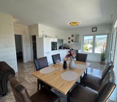 Brinje Apartment | Appartement Ellara Penthouse