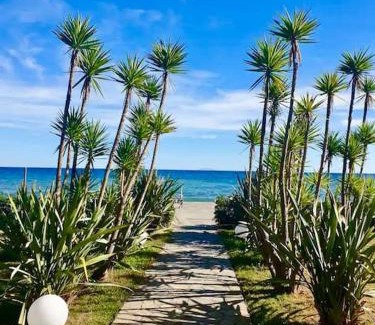 Moriani-Plage Apartment | Appartement en bord de mer avec piscine