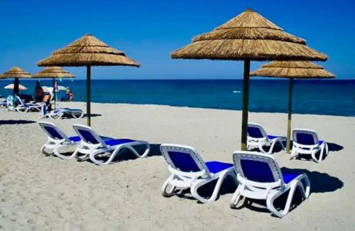 Moriani-Plage Apartment | Appartement en bord de mer avec piscine