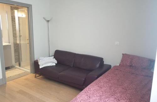 Notre-Dame Apartment | Appartement en duplex à 200 mètres du Château de Versailles!