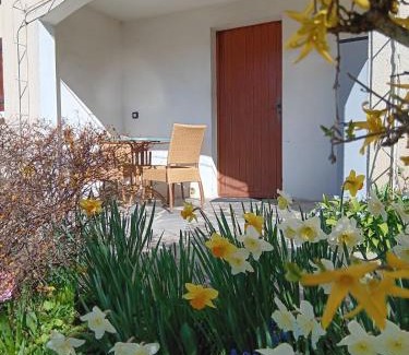 Ugine Apartment | Appartement en rez-de-chaussée avec vues sur les montagnes