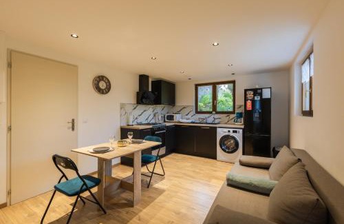 Ugine Apartment | Appartement en rez-de-chaussée avec vues sur les montagnes
